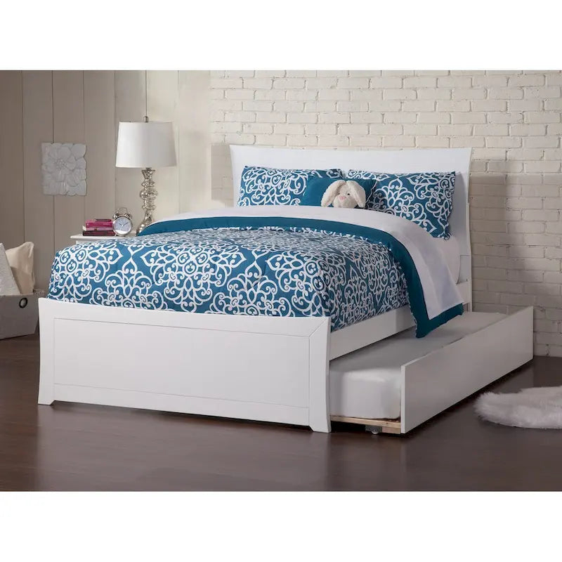Letto a piattaforma con pediera coordinata e letto estraibile