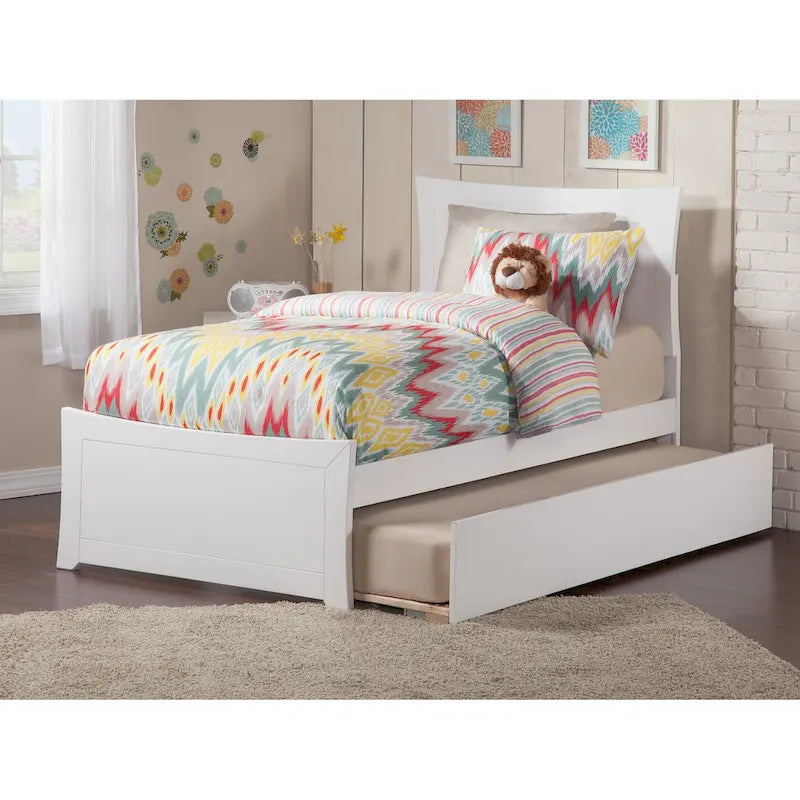 Letto a piattaforma con pediera coordinata e letto estraibile