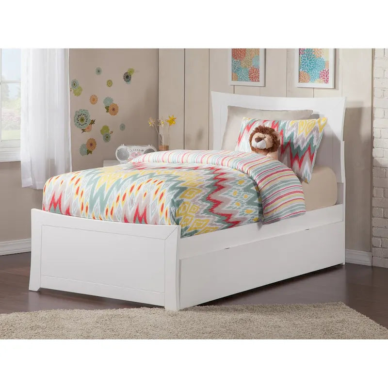 Letto a piattaforma con pediera coordinata e letto estraibile
